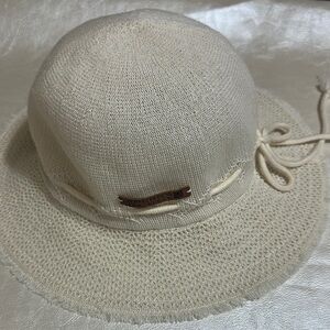 Sperry Cream Wide-Brimmed Sun Hat